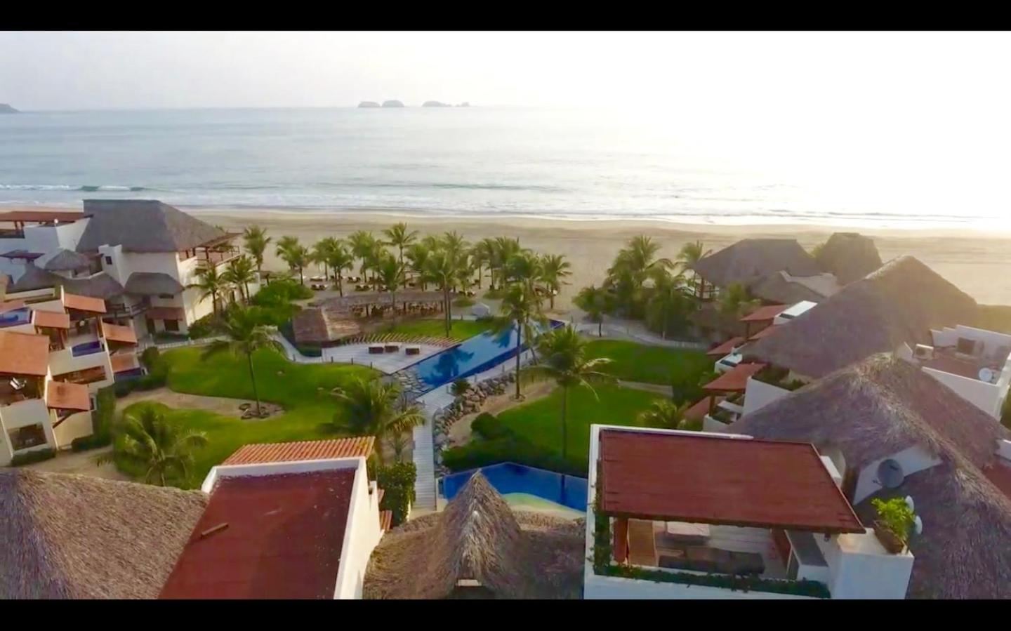 Residences At Las Palmas 지와타네호 외부 사진